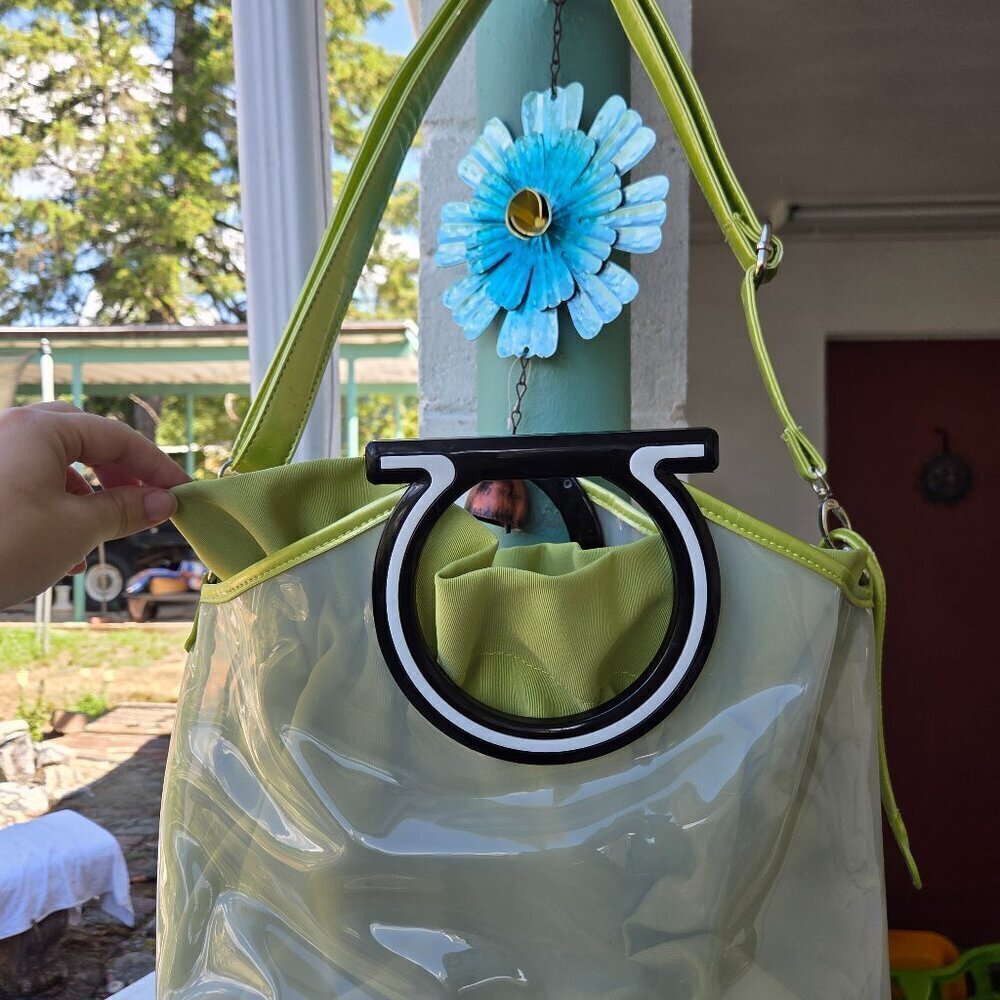 Women's no name purse